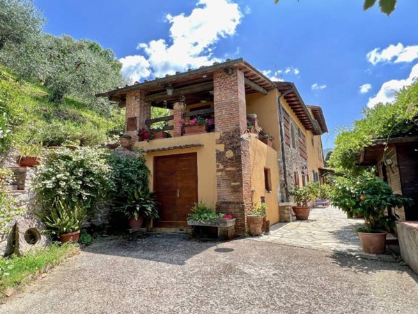 casa indipendente in vendita a Capannori in zona Guamo