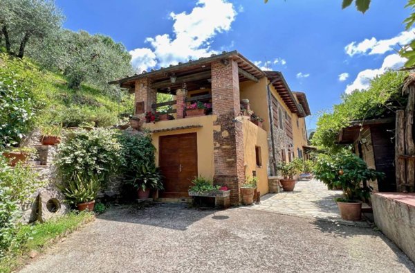 casa indipendente in vendita a Capannori in zona Vorno
