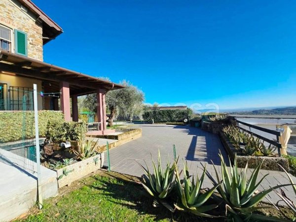 casa indipendente in vendita a Capannori in zona San Gennaro