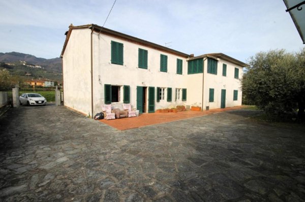 casa semindipendente in vendita a Capannori in zona Marlia