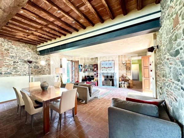 casa indipendente in vendita a Capannori in zona Marlia