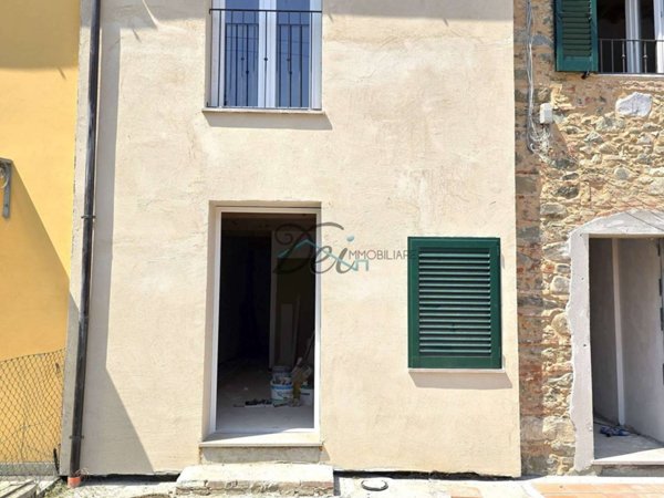 casa indipendente in vendita a Capannori in zona Lunata