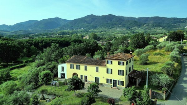 casa indipendente in vendita a Capannori in zona Lunata