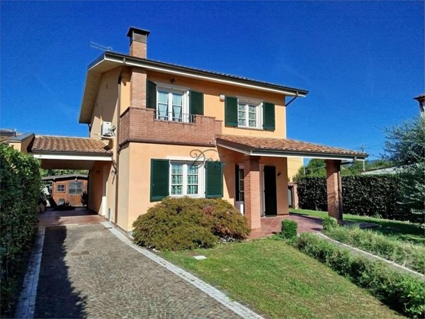 casa indipendente in vendita a Capannori in zona Lunata