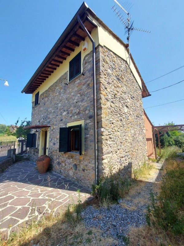 casa indipendente in vendita a Capannori