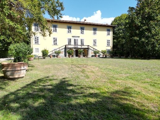 casa indipendente in vendita a Capannori in zona Marlia
