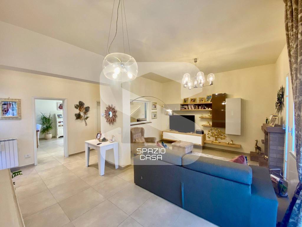 casa indipendente in vendita a Capannori in zona Marlia