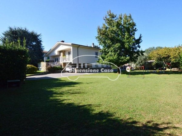 casa indipendente in vendita a Capannori in zona Marlia