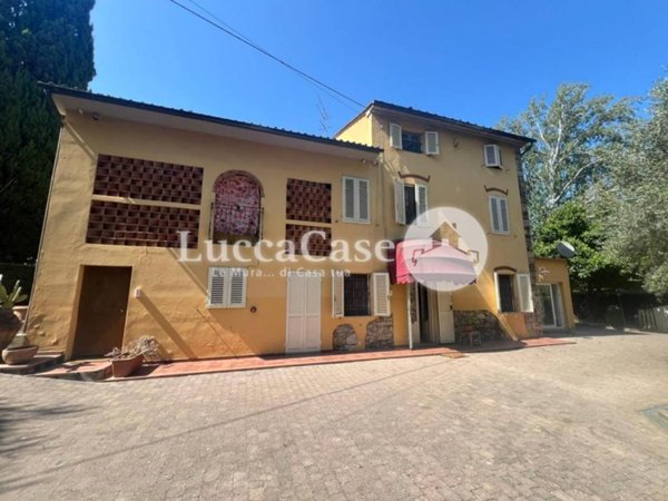 casa indipendente in vendita a Capannori in zona Carraia