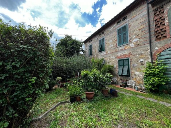 casa indipendente in vendita a Capannori