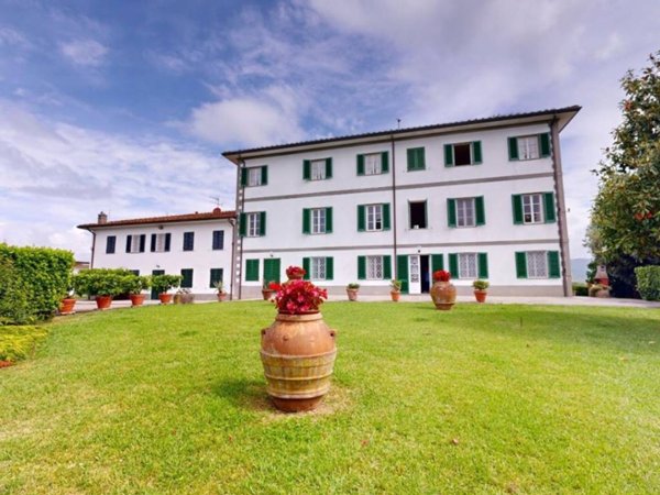 villa in vendita a Capannori