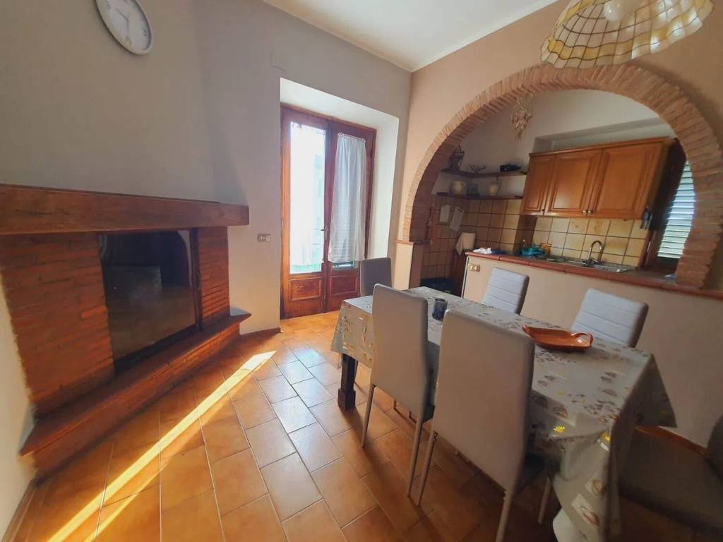 casa indipendente in vendita a Capannori in zona Marlia