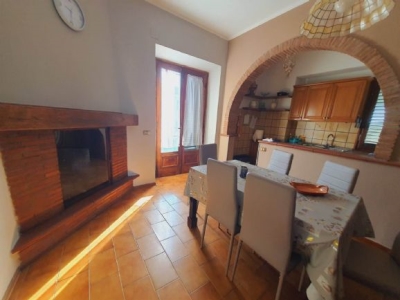 casa indipendente in vendita a Capannori in zona Marlia