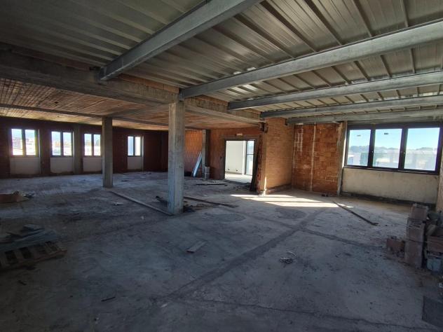 ufficio in vendita a Capannori in zona Guamo