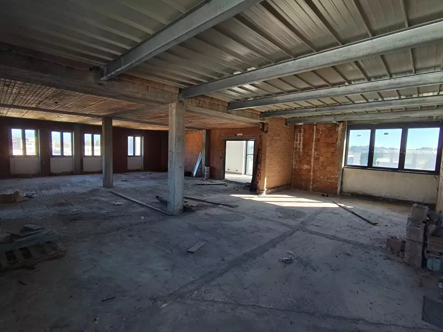 ufficio in vendita a Capannori in zona Guamo