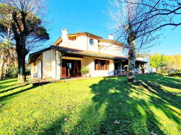 casa indipendente in vendita a Capannori in zona Lunata