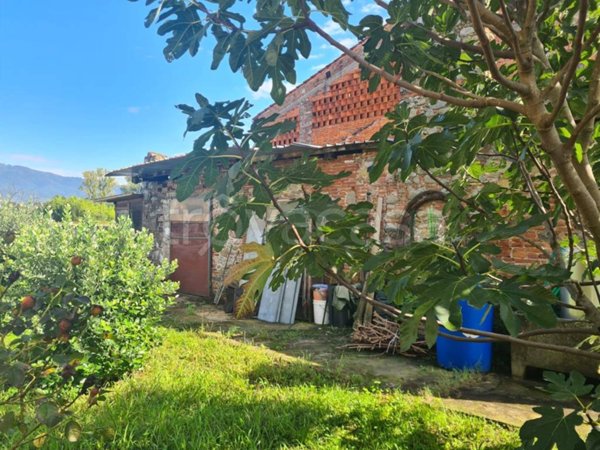 casa indipendente in vendita a Capannori