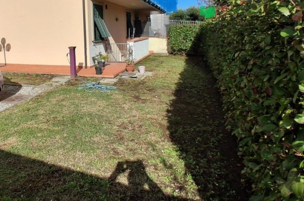 casa indipendente in vendita a Capannori in zona Lunata