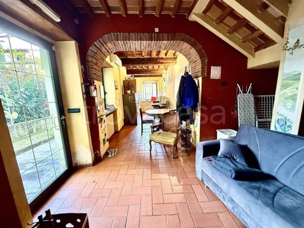 casa indipendente in vendita a Capannori in zona Lammari