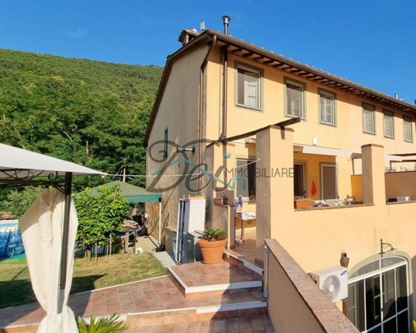 casa indipendente in vendita a Capannori in zona Vorno