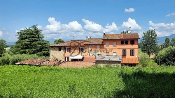 casa indipendente in vendita a Capannori in zona Carraia