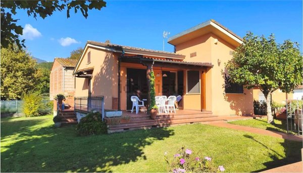 casa indipendente in vendita a Capannori