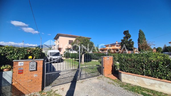 casa indipendente in vendita a Capannori in zona Lunata