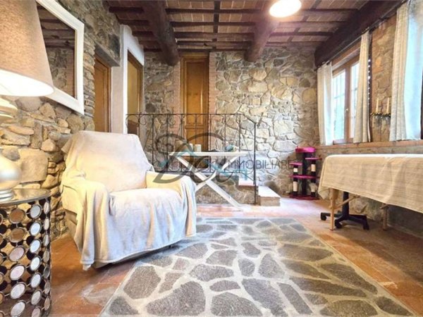 casa indipendente in vendita a Capannori in zona Lunata