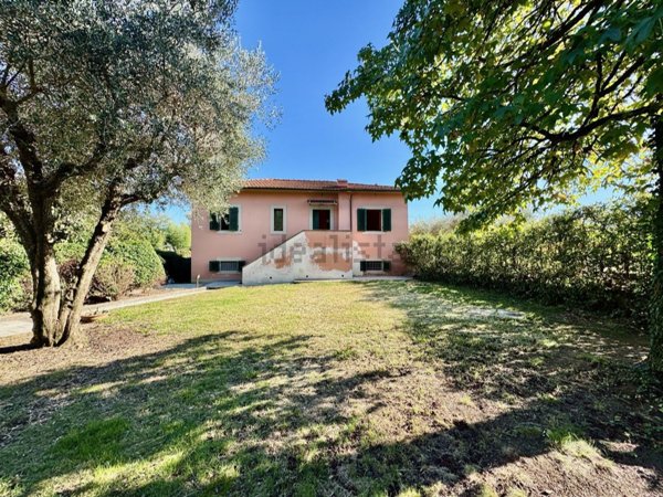 casa indipendente in vendita a Capannori