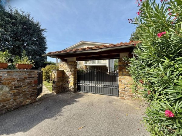 casa indipendente in vendita a Capannori in zona Marlia