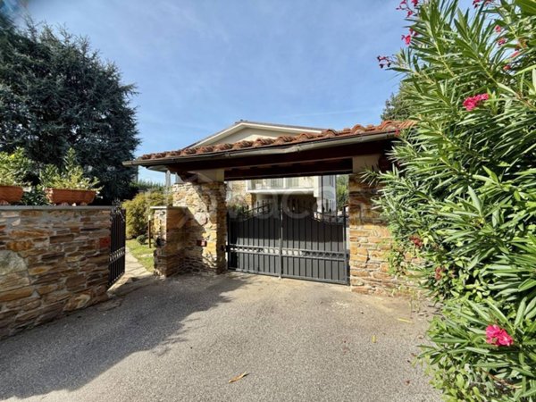 casa indipendente in vendita a Capannori in zona Marlia