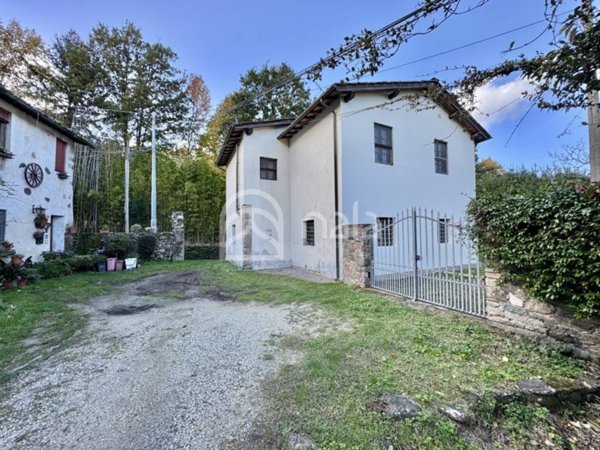 casa indipendente in vendita a Capannori in zona Vorno