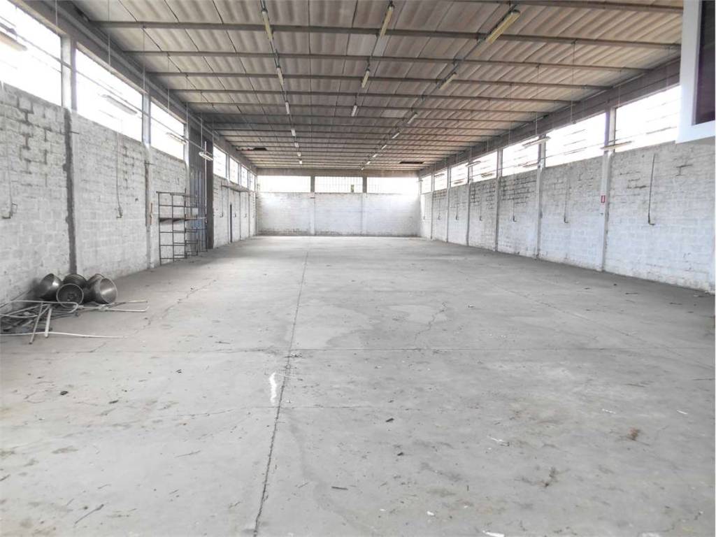 locale commerciale in vendita a Capannori in zona Lunata