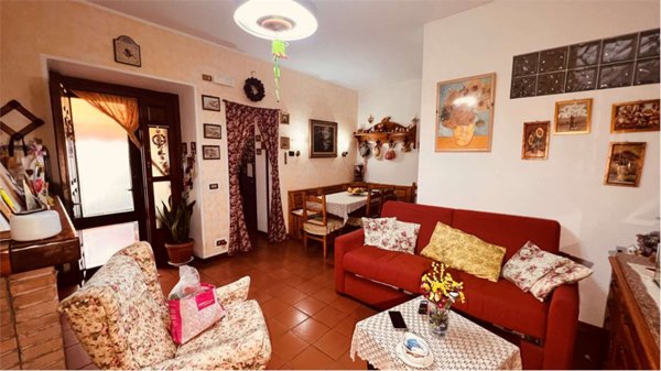 casa indipendente in vendita a Capannori in zona Segromigno in Monte