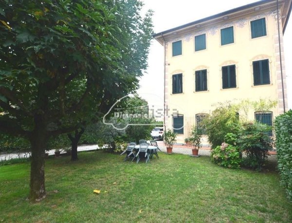 casa indipendente in vendita a Capannori in zona Marlia