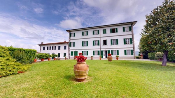 villa in vendita a Capannori