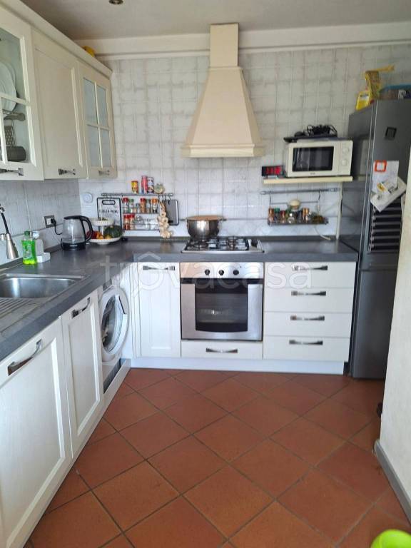 intera palazzina in vendita a Capannori in zona Santa Margherita