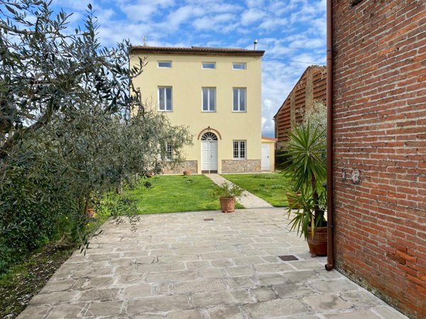 casa indipendente in vendita a Capannori in zona Guamo