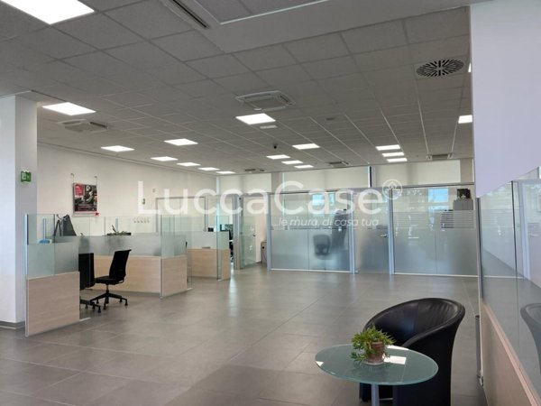locale commerciale in vendita a Capannori
