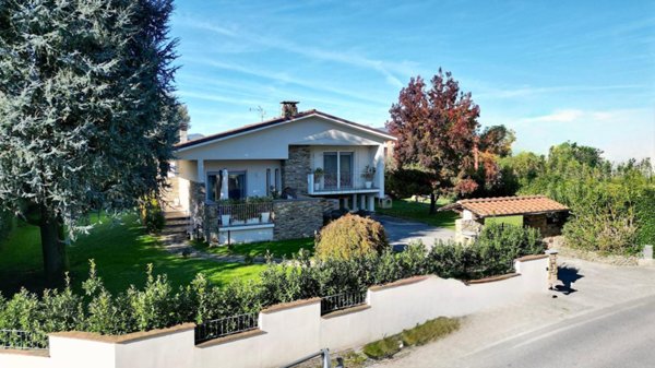casa indipendente in vendita a Capannori in zona Marlia