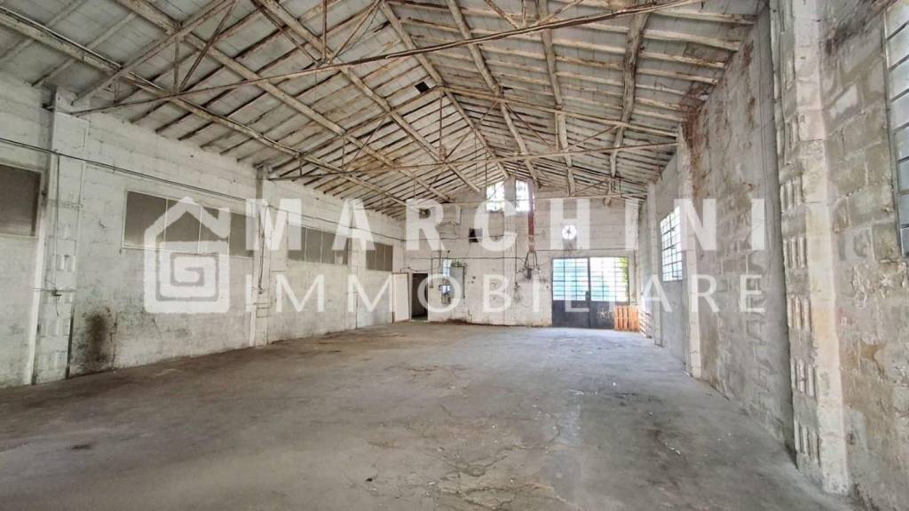 locale commerciale in vendita a Capannori