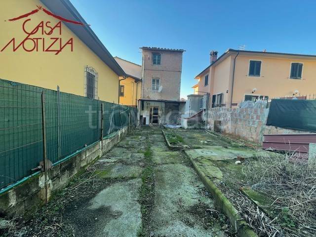 casa indipendente in vendita a Capannori in zona Marlia