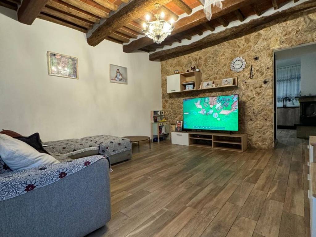 casa indipendente in vendita a Capannori in zona Marlia