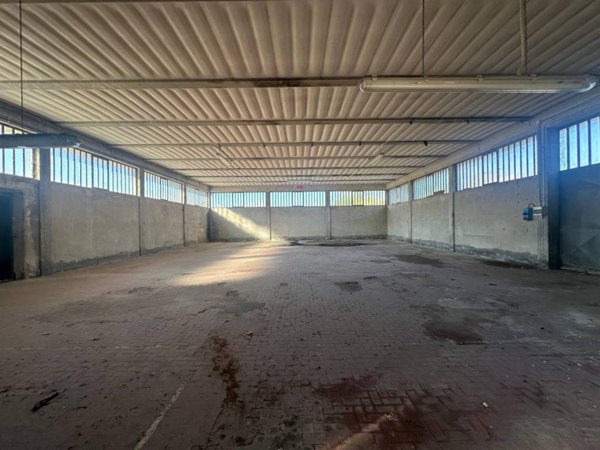 locale commerciale in vendita a Capannori