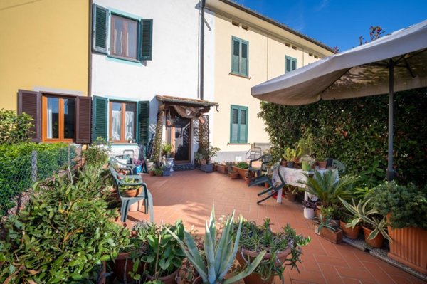 casa indipendente in vendita a Capannori in zona Marlia