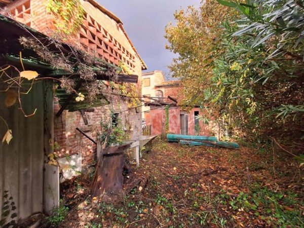 casa indipendente in vendita a Capannori in zona Santa Margherita