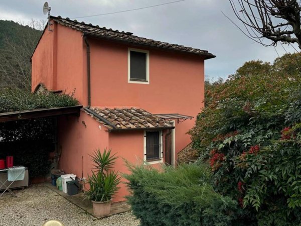 casa indipendente in vendita a Capannori