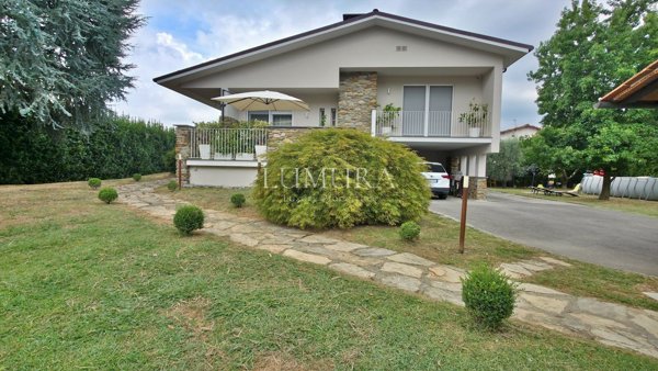 casa indipendente in vendita a Capannori in zona Marlia