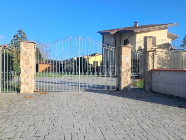casa indipendente in vendita a Capannori in zona Marlia