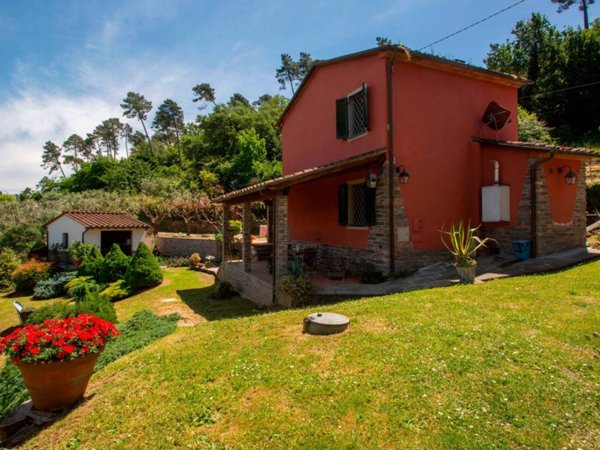 casa indipendente in vendita a Capannori